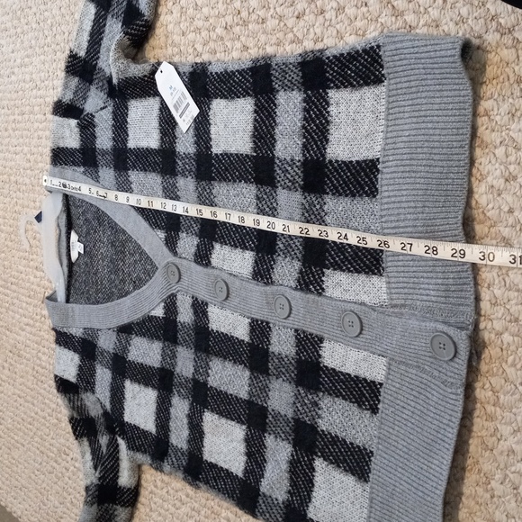Time and Tru Women's Eyelash Patterned Cardigan, Black Plaid. Size M - Picture 11 of 13
